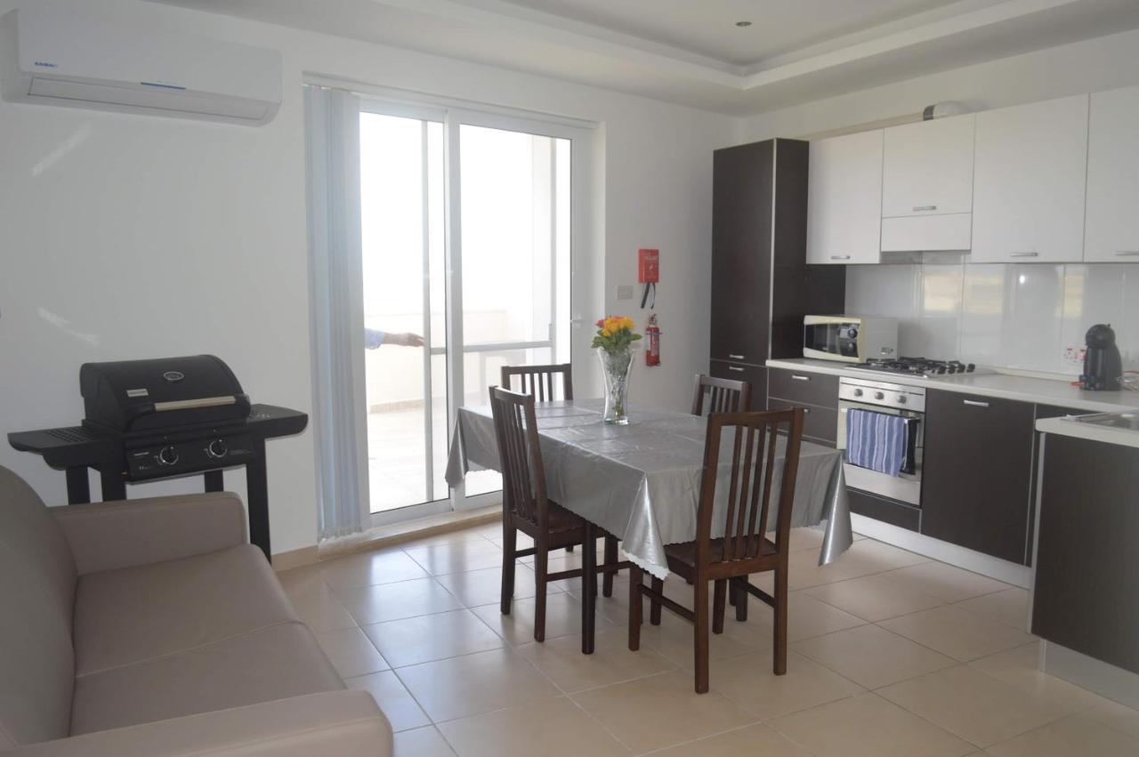 White Pearl Apart 5 Marsaxlokk Bagian luar foto